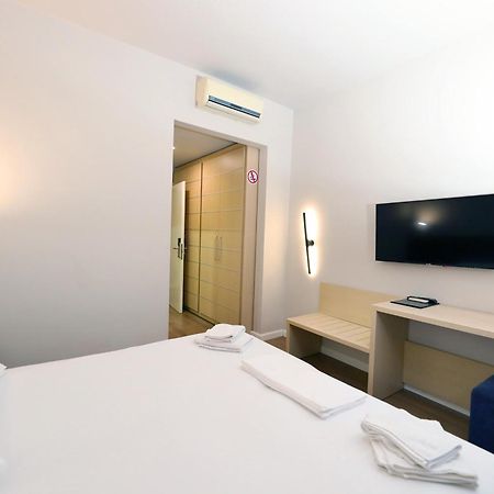Hotel Libertas Vlore Exterior photo